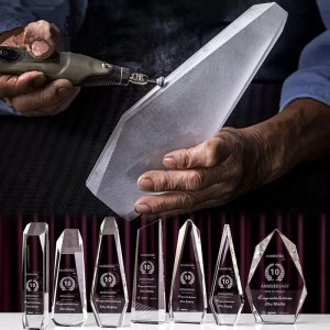 Hand-made custom high-end crystal glass award trophy