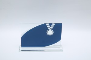 Rounded corner fine pattern glass medal